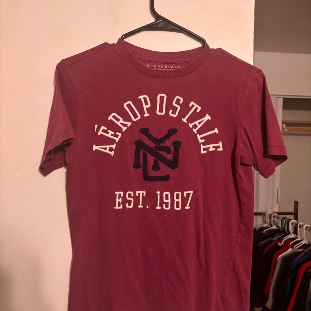Aeropostale burgundy t-shirt 'AEROPOSTALE' and 'EST. 1987' size XS